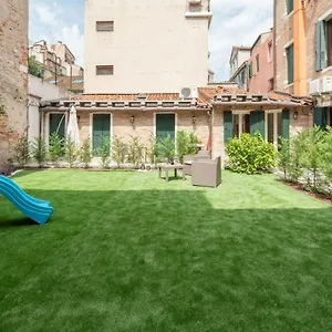 corte-dei-santi.hotelslidodijesolo.com/